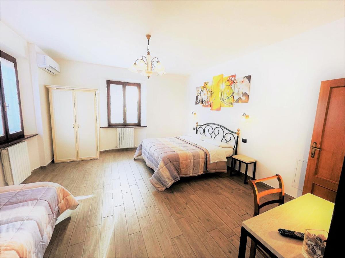 B&B Villa Incrocca Cerreto dʼEsi Extérieur photo