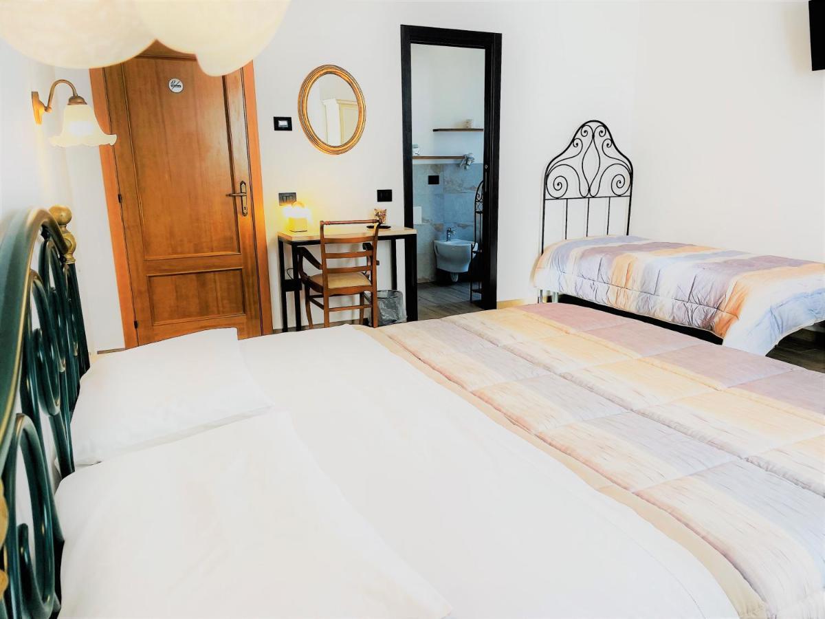 B&B Villa Incrocca Cerreto dʼEsi Extérieur photo